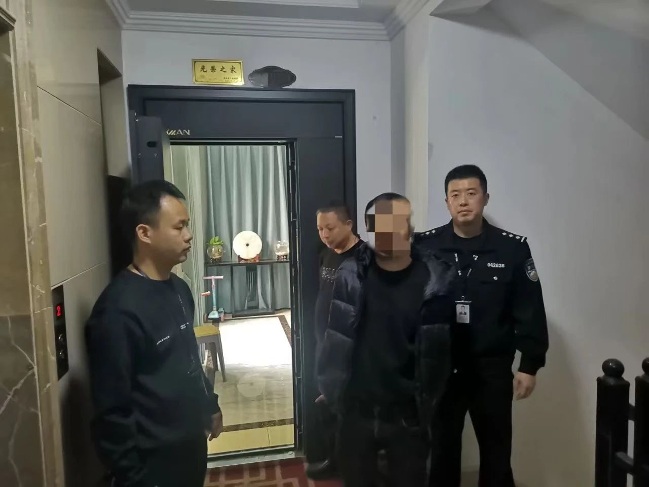六盘水全副伪装仍被识别！双龙公安成功抓获一名撬锁盗窃嫌疑人